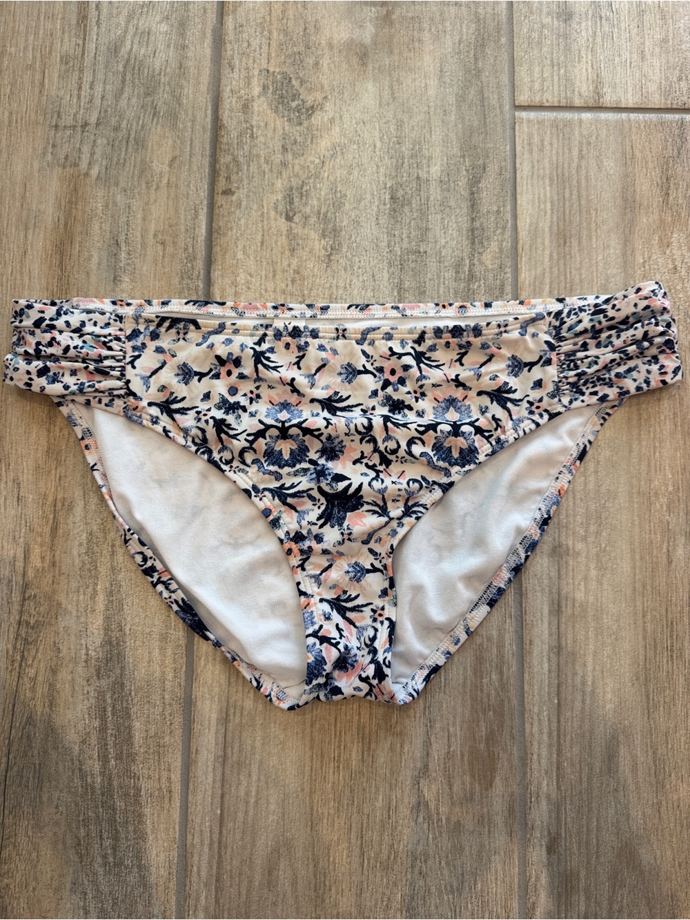 Athleta Shirred Floral Bikini Bottoms in Navy and Pink size large